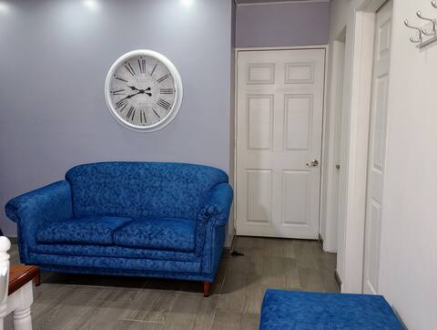 Top performing Airbnb: Nice safe apartment south near Imbanaco sports unit. in Eucarístico
