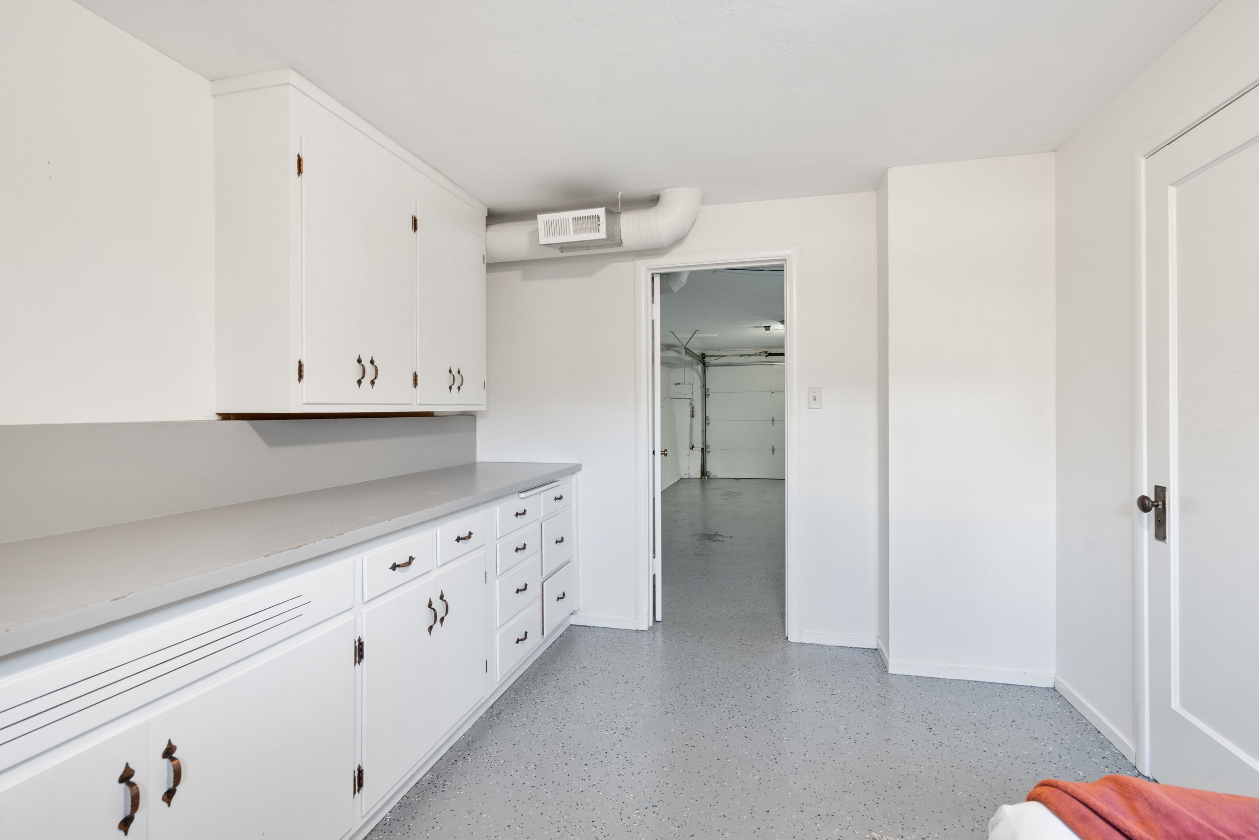 Home in South San Francisco · ★4.7 · 3 bedrooms · 4 beds · 1 private bath - Image 1