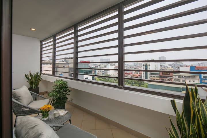 HB Serviced Apartment - Lạc Long Quân managed Airbnb listing 2