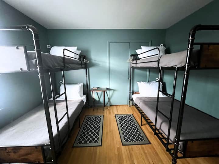 4 odvojena kreveta u 2 kreveta na kat