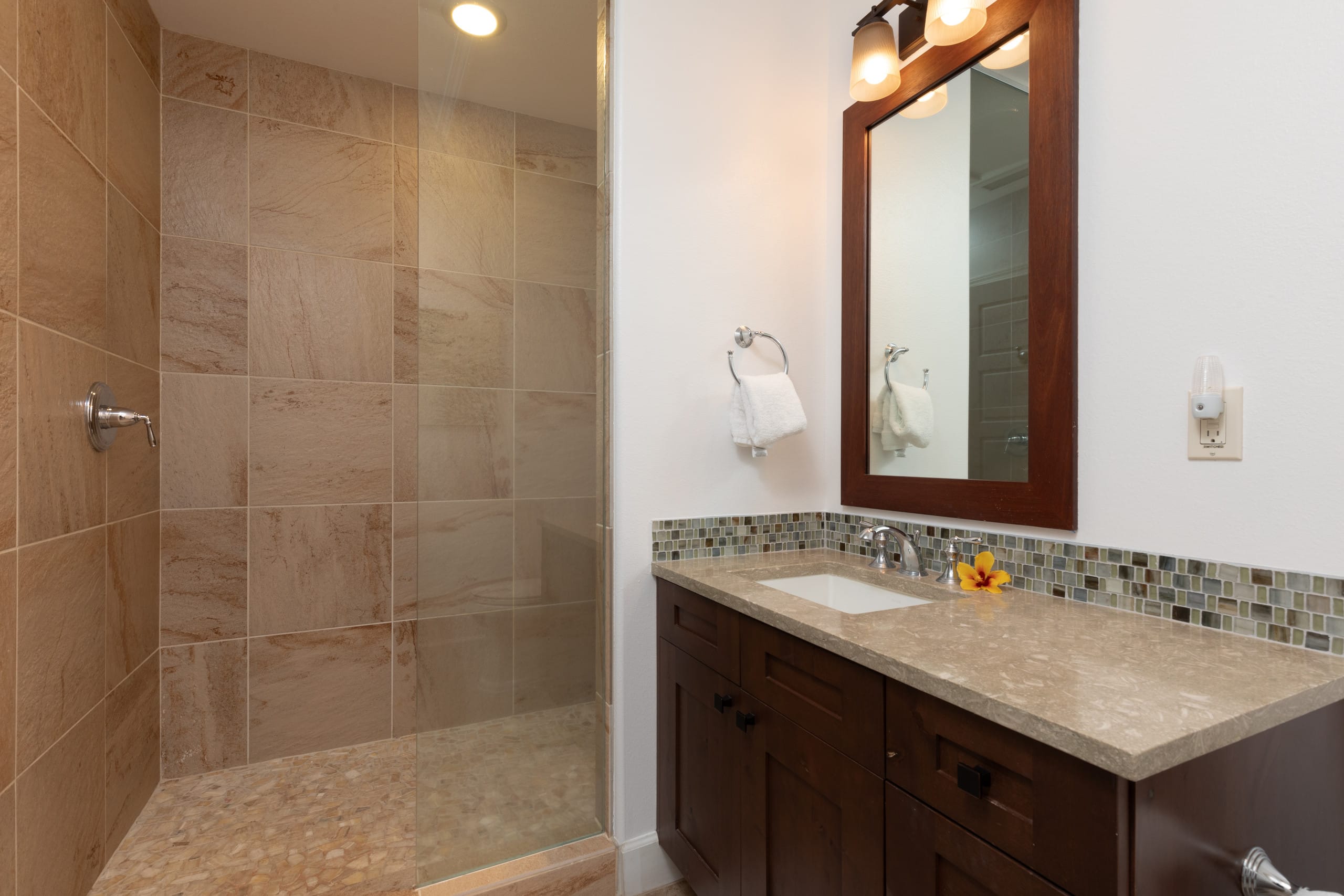 Home in Waimea · ★5.0 · 4 bedrooms · 6 beds · 3.5 private baths - Image 28