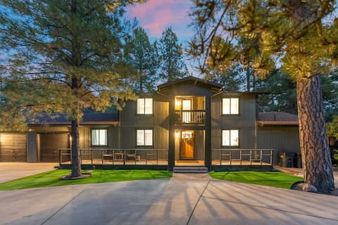 Spacious 4BR/4BA Retreat in Munds Park! Sleeps 12!
