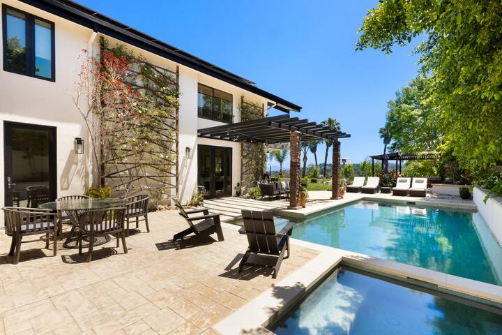 CA Resort-Style Villa w Tennis, Pool/Spa, Views gallery image 3