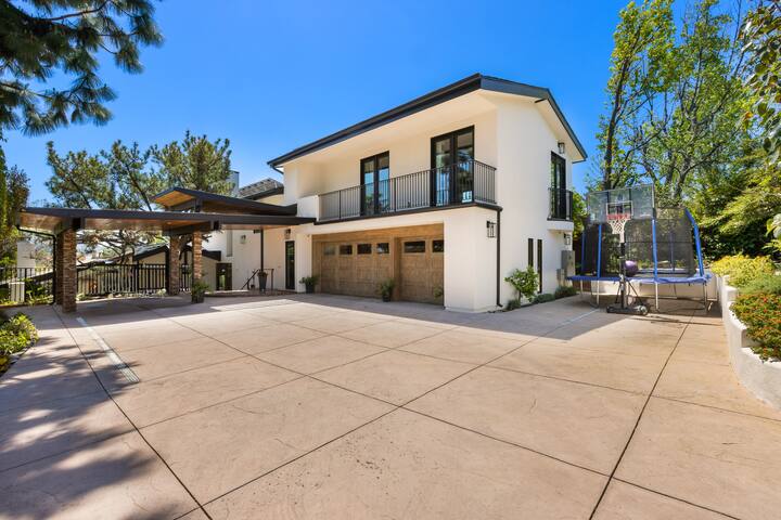 CA Resort-Style Villa w Tennis, Pool/Spa, Views