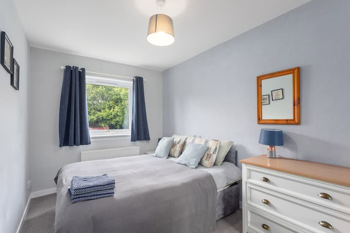 سرير بحجم كينج يمكن تقسيمه إلى سريرين مفردين