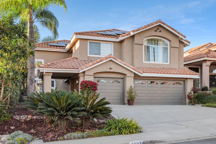 Spacious Canyon-View Oasis – Pool, Sauna gallery image 5