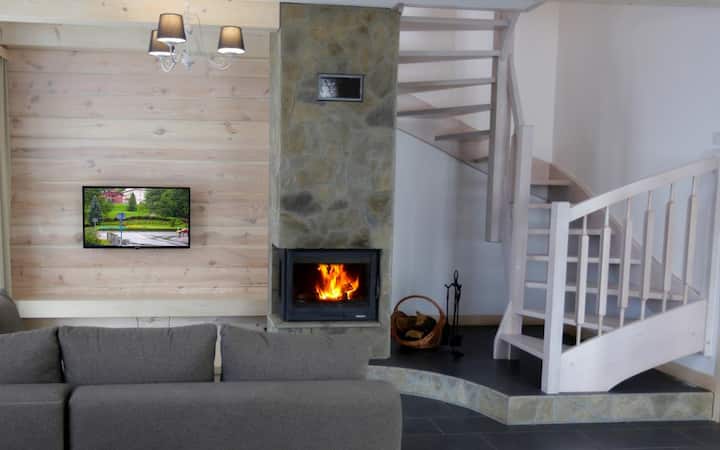 Всекидневна с камина 