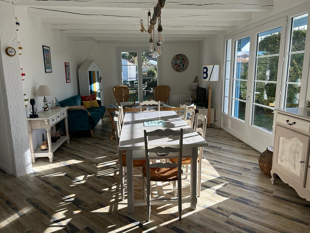 Popular Airbnb listing: ** Villa La Cot'IØ ** charming Oléronnaise house in Saint Pierre D'oléron
