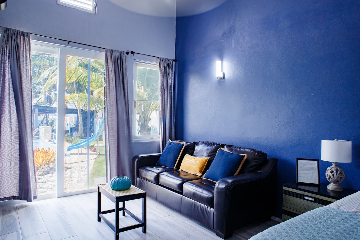 Luxury Oceanfront w/2 Pools and Slide – Photo 14