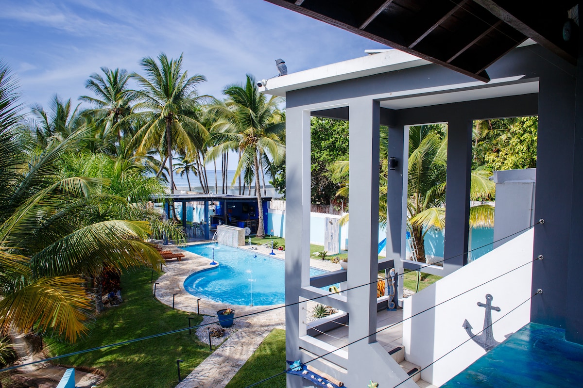 Luxury Oceanfront w/2 Pools and Slide