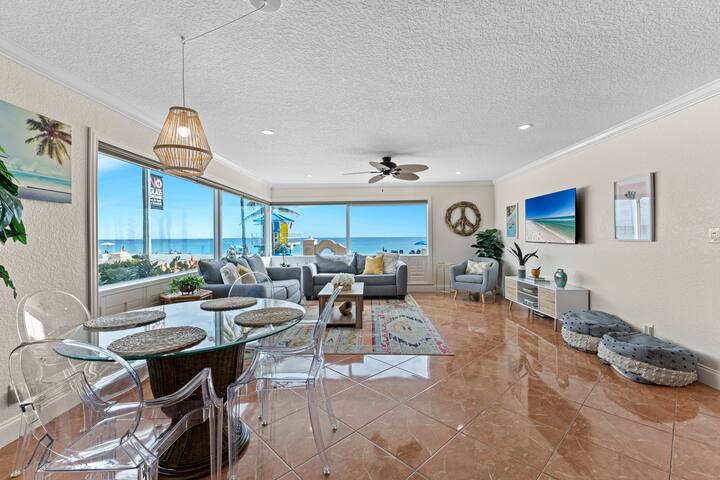 Direct Ocean View & Beach access + Free Parking gallery image 4