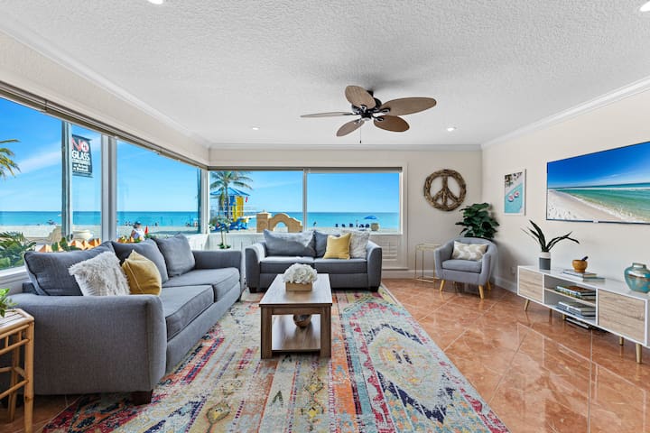 Direct Ocean View & Beach access + Free Parking