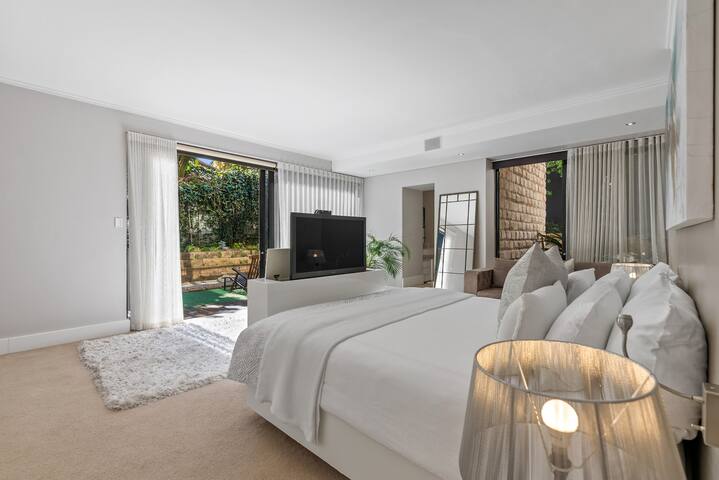 Ultra-Modern Lifestyle SaltLife Camps Bay gallery image 5