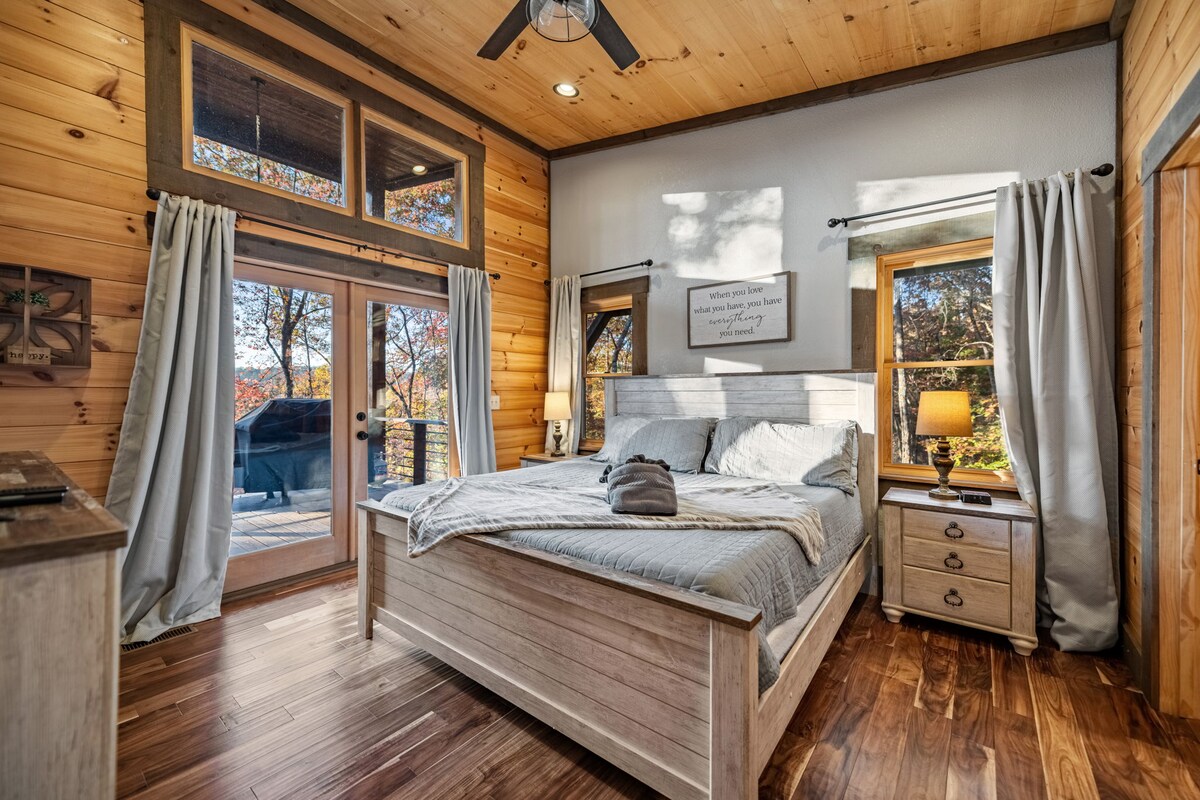 Luxe Chalet - Hot Tub, Fire Pit, Wi-Fi, Game Room - Cabins for