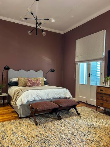 3-bedroom family home with pool close to beaches gallery image 2