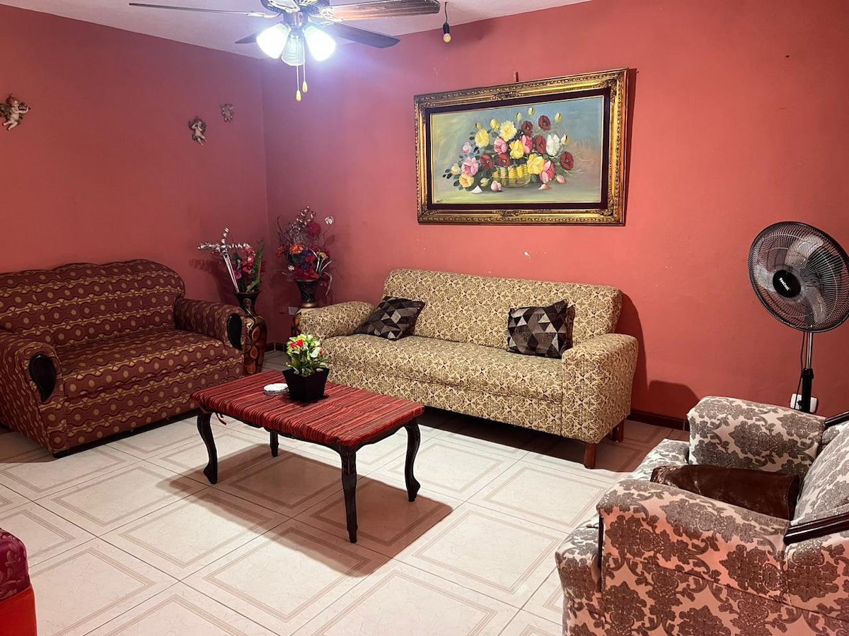 Anuncio de Airbnb popular: "La Cabaña". Fully equipped. en Colonia Santa Rosa