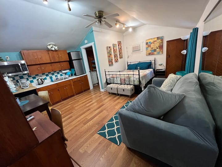 Tiny House Near Downtown Parks And Music - Austin, TX