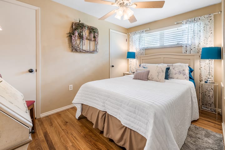 Pillow-top queen mattress in 2nd bedroom