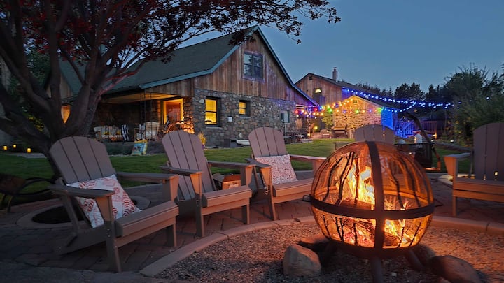 Fire Pit | Fire place | Hot Tub | Room to Roam |