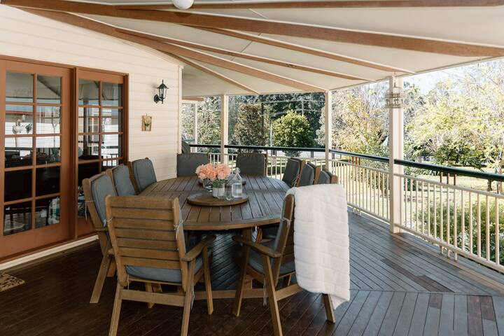 Grand Hinterland Queenslander – for groups, Maleny gallery image 4