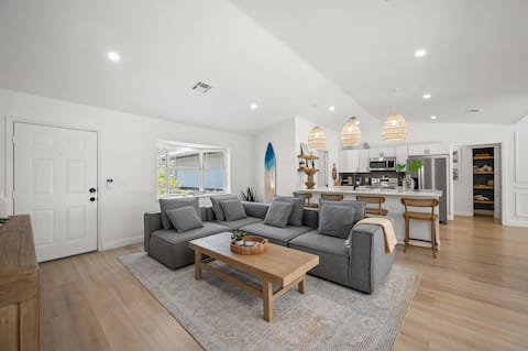 Successful Airbnb property: Lux Oasis | 10 min Beach and 5th Ave•HTD Pool•Crib in Naples
