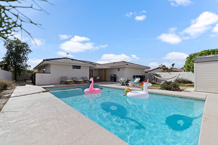 Sunny Socal Escape: Pool, Spa & Air Hockey Fun - Bermuda Dunes, CA