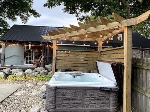 2 person hot tub cozy cottage getaway