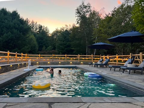 Luxe Catskills Heated Pool, Hot Tub+Private Stream
