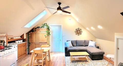 Charming Cozy Comfortable Clean