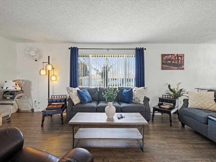 Spacious/modern Home/kingsize Bed Near Waterfront. - Pasco, WA