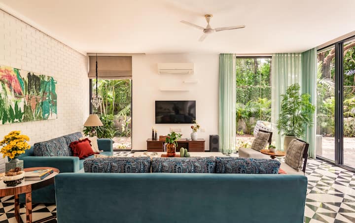 Living room image 6