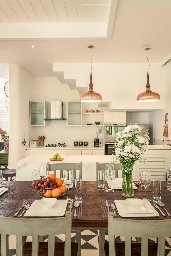 Full kitchen image 1