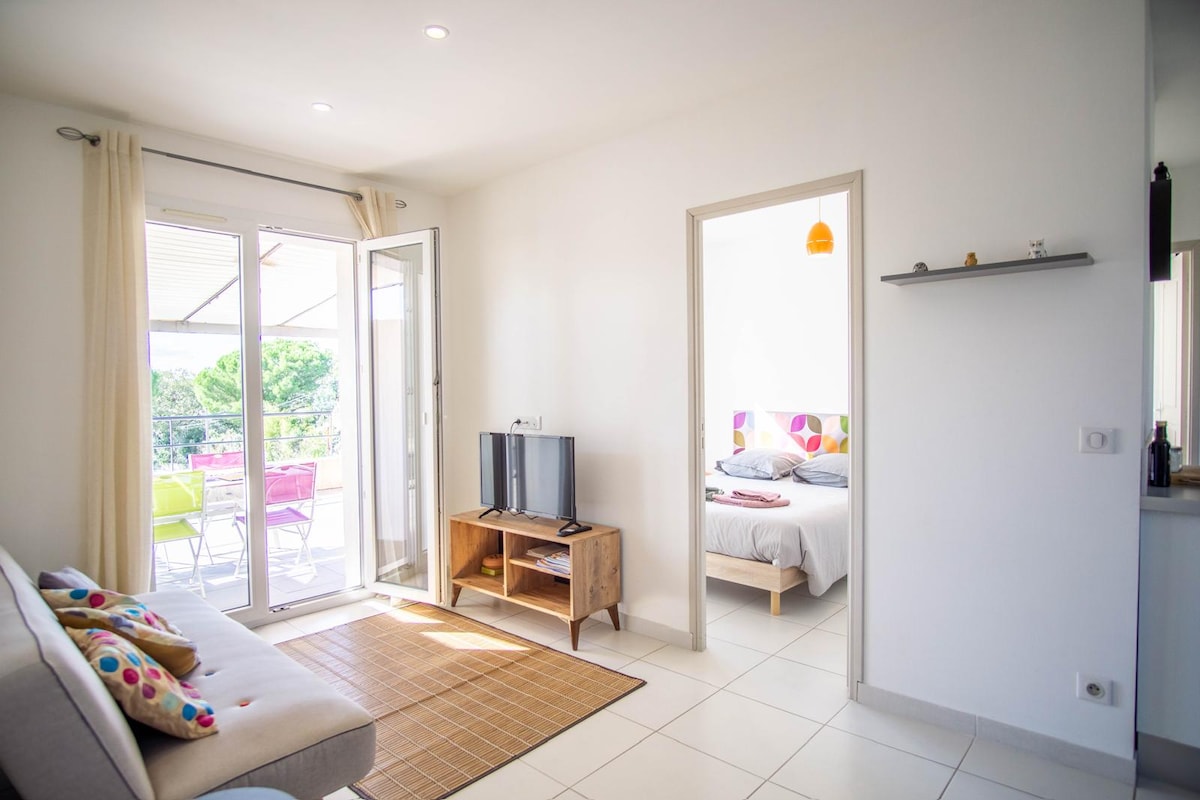 Top Airbnb: Nice apartment at the top of a villa with terrace in Puget Sur Argens