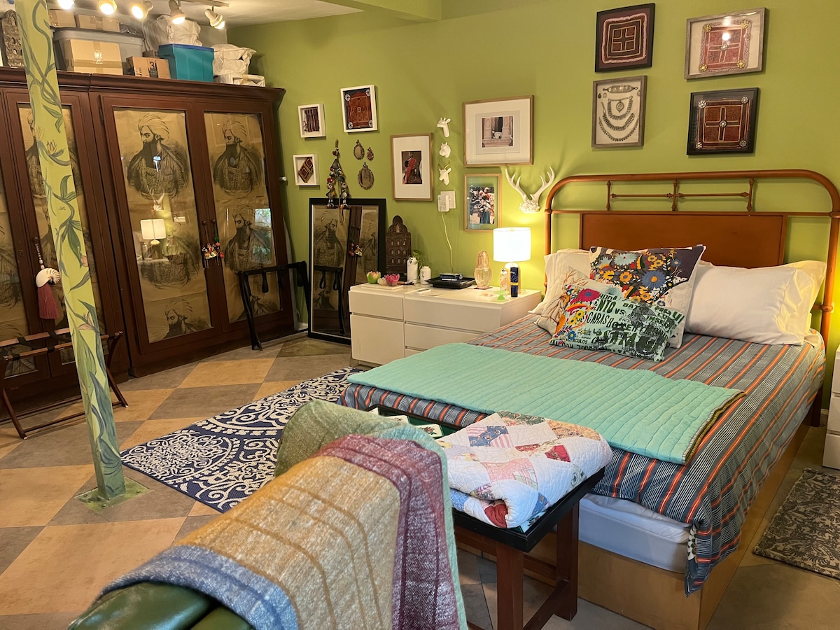 Popular Airbnb listing: A-Charming Cottage Great Location in Little Havana in South Sewell Park