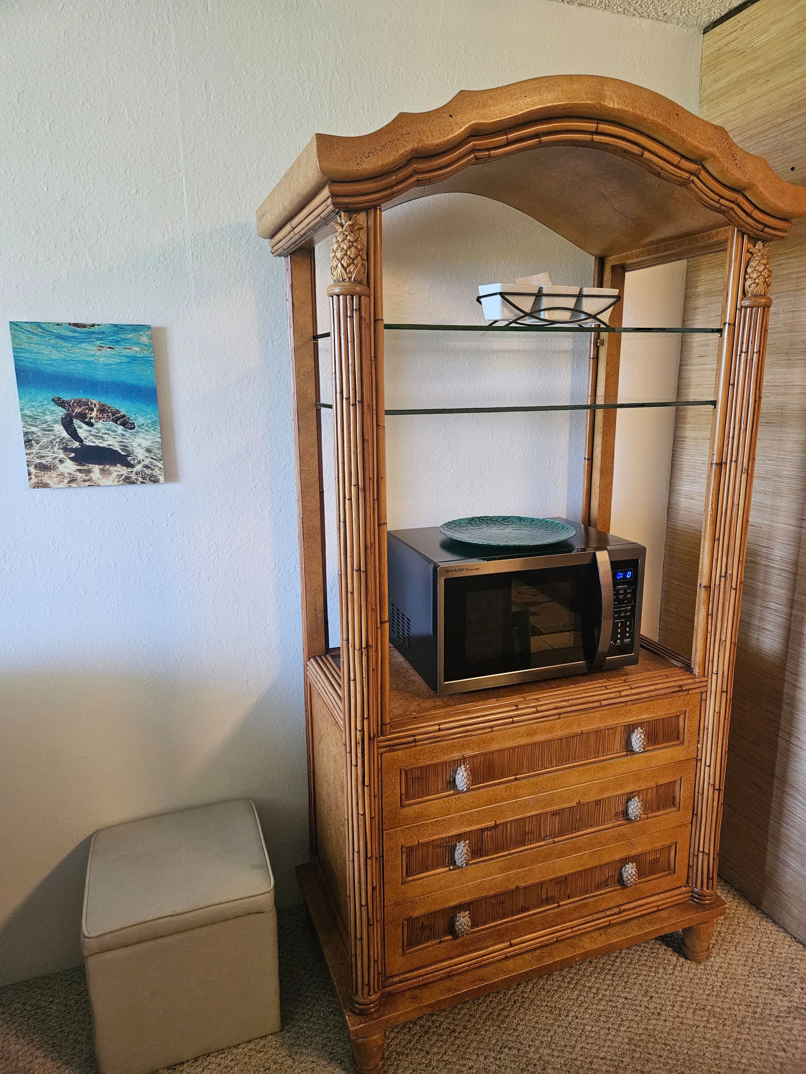 Condo in Wailuku · ★4.9 · 1 bedroom · 3 beds · 1 private bath - Image 8