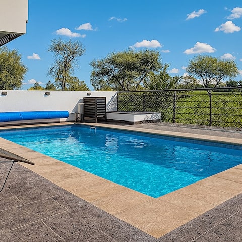 House with heated private pool and beautiful view