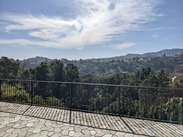 Peaceful Haven with Stunning Mountain Panorama