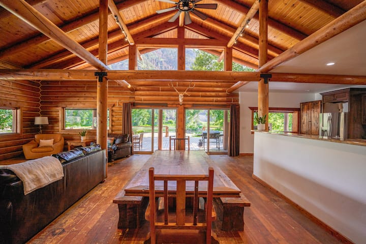 カリブロッジ ピーク カリブロッジ ピーク Caribou Lodge Alaska（タルキートナ）：（最新