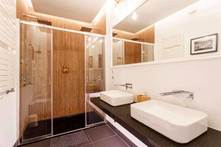 GLAMOROUS AND CENTRAL ALFAMA RIVERVIEW gallery image 3