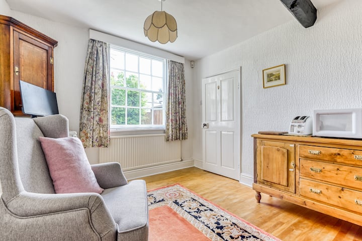 Private Wing In Old Farmhouse, Ema Donington Park - Loughborough