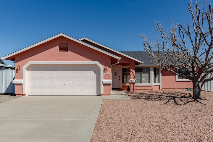 Bevey House
3 Bed 2 Bath 
Free Parking - Prescott Valley, AZ