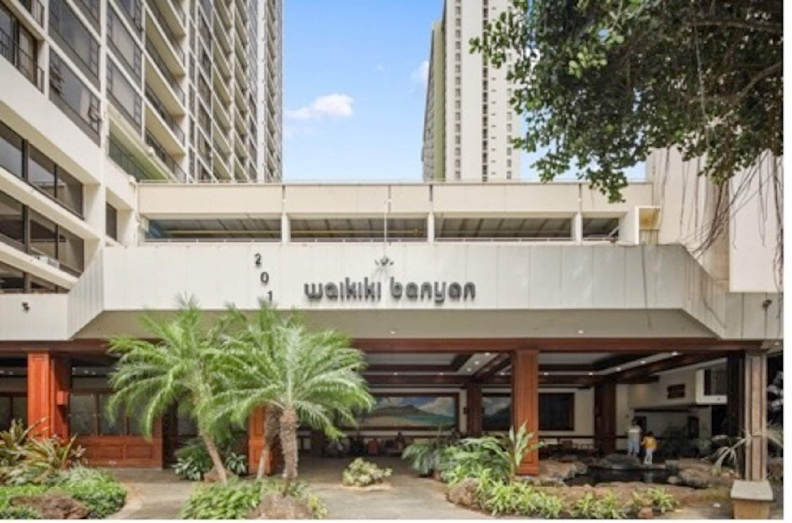 Condo in Honolulu · ★4.91 · 1 bedroom · 3 beds · 1 private bath - Image 30