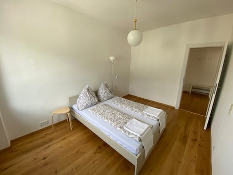 Top Airbnb: Panoramic mountain view apartment with 2 bedrooms! in Innsbruck