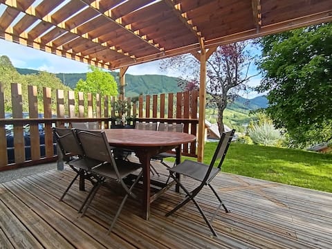 Very nice apartment in the mountains in a cottage.