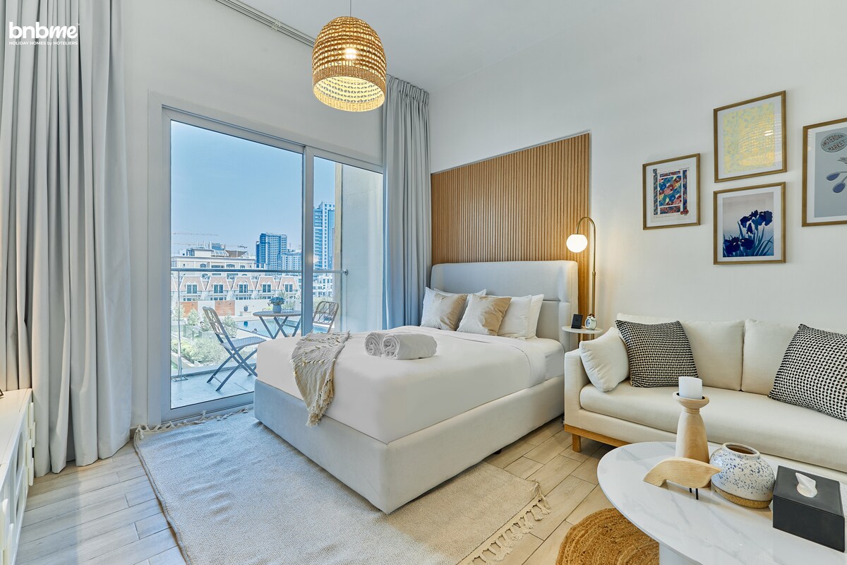 bnbme | Elegant Studio in JVC w/ Pvt Balcony