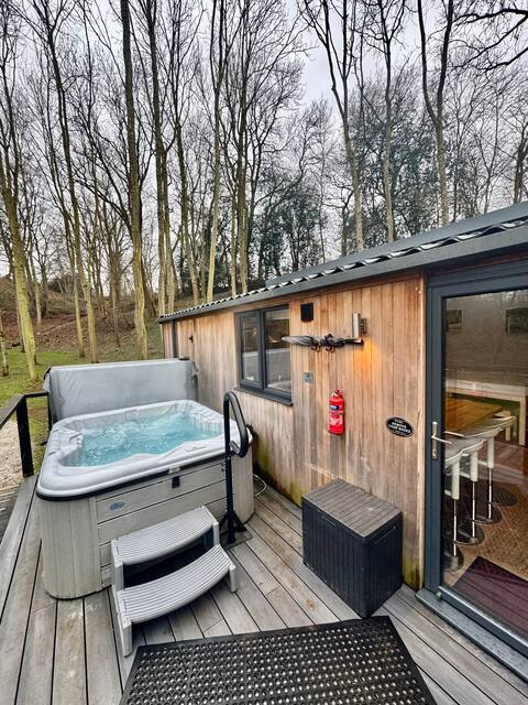 Riverside Cabins, Shrewsbury SY41HY - Gloria