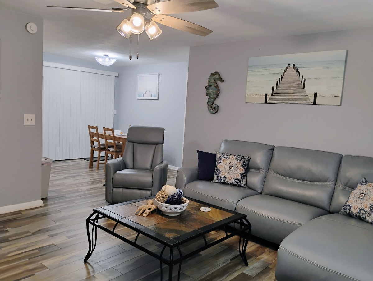 Top Airbnb: Quiet 3/2 close to beaches/boat ramp/intracoastal in North Beach