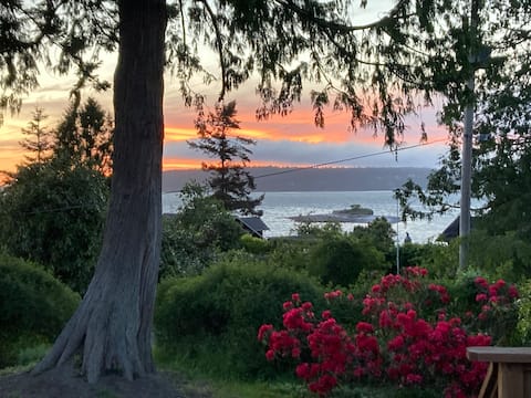 Water View ~ Private Beach~Scenic~Tranquil