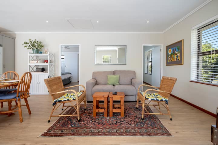 Welcome To Steenbok House Self Catering Apartment - Hermanus