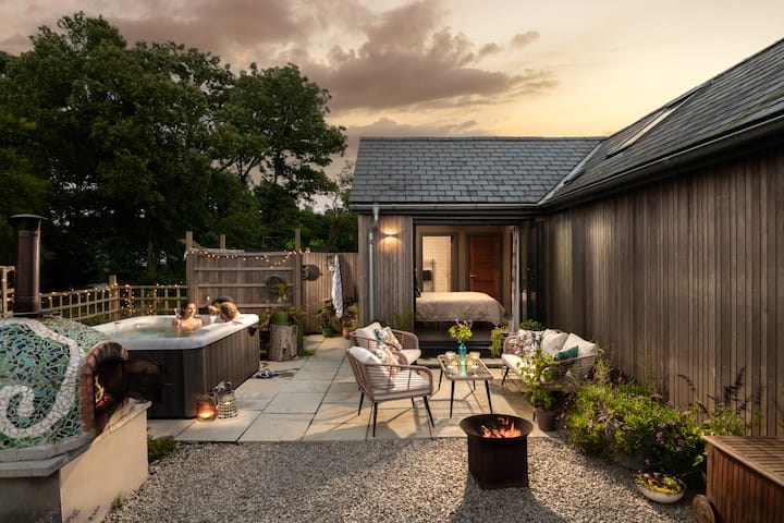 As Seen On Tv Sunshine Getaways With Amanda Lamb - Coverack